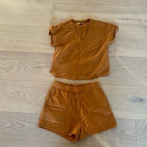Universal Thread shorts and top set burnt orange